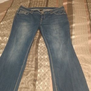 Amethyst size 18 boot cut jeans